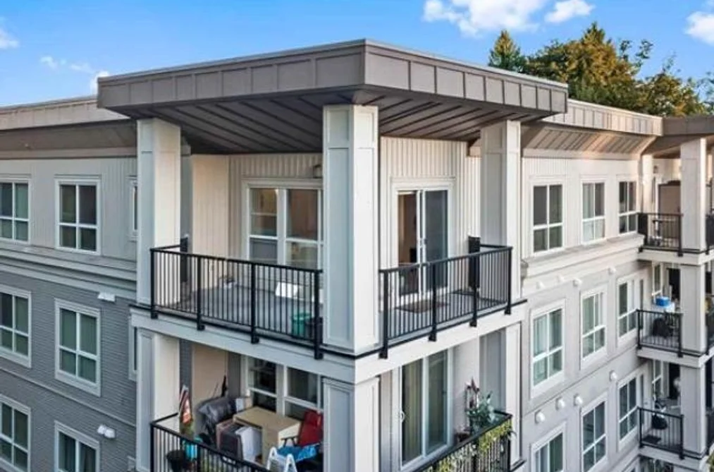 Condo for sale at 419 9655 King George Boulevard Surrey British Columbia - MLS: R3082037