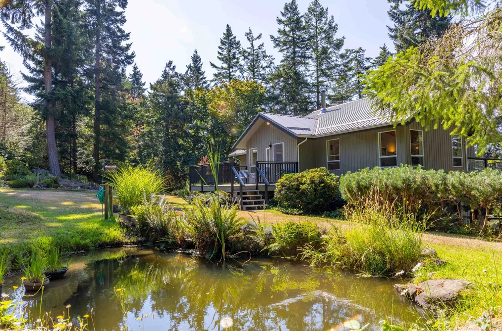 House for sale at 419 Clanton Road Galiano Island British Columbia - MLS: R3028476