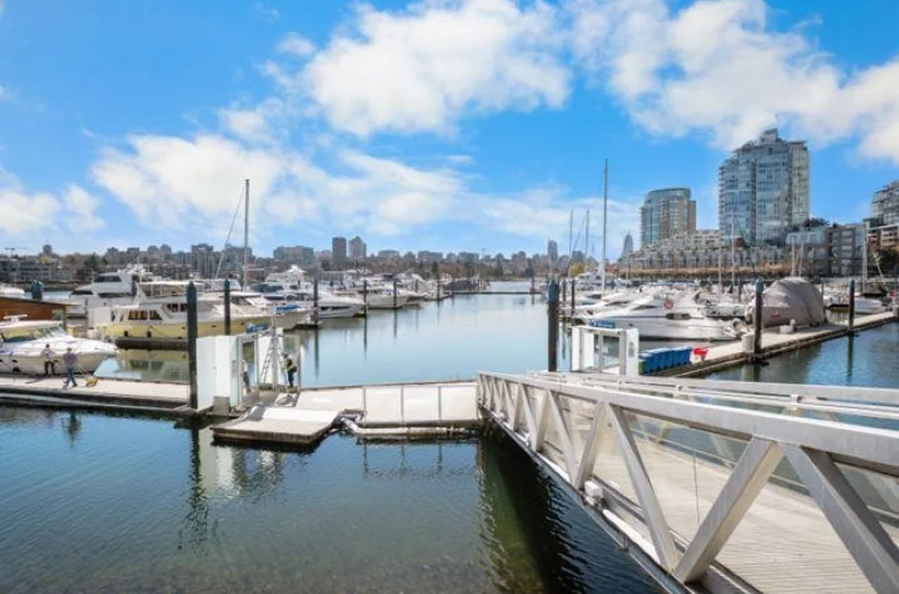 42 1088 MARINASIDE CRESCENT, Vancouver BC V6Z 3C4, Vancouver BC — Residential for Sale - Photo 2