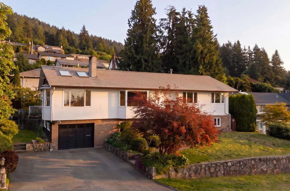 House for sale at 420 Monteray Avenue North Vancouver British Columbia - MLS: R3113566