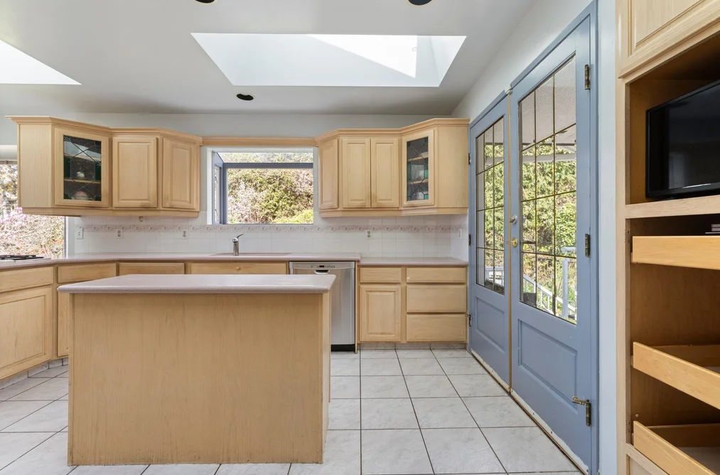 420 MONTERAY AVENUE, North Vancouver BC V7N 3E8, North Vancouver BC — Residential for Sale - Photo 5