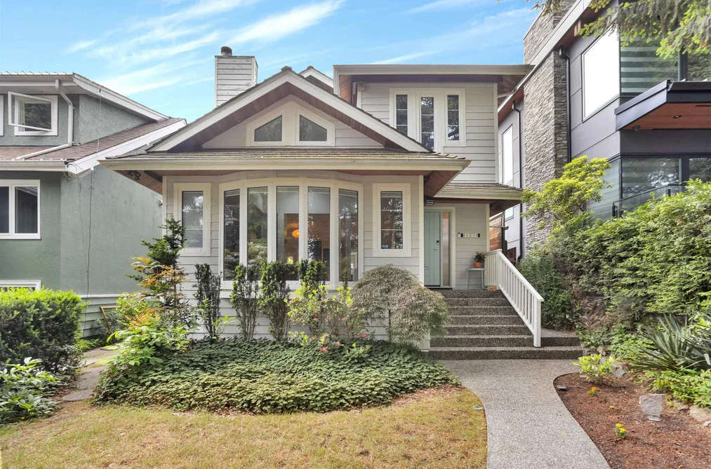 House for sale at 420 W 17th Avenue Vancouver British Columbia - MLS: R3130179