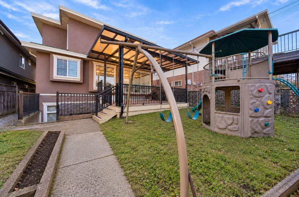 4205 Atlin Street, Vancouver, BC - House for Sale - Photo 28 of 34