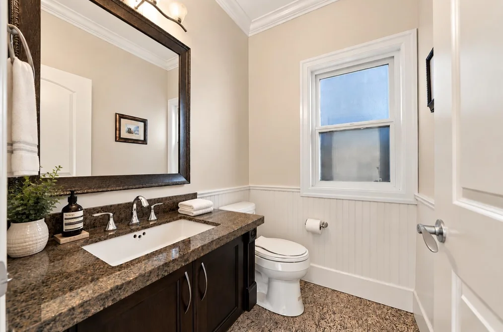4205 Atlin Street, Vancouver, BC - House for Sale - Photo 6 of 34