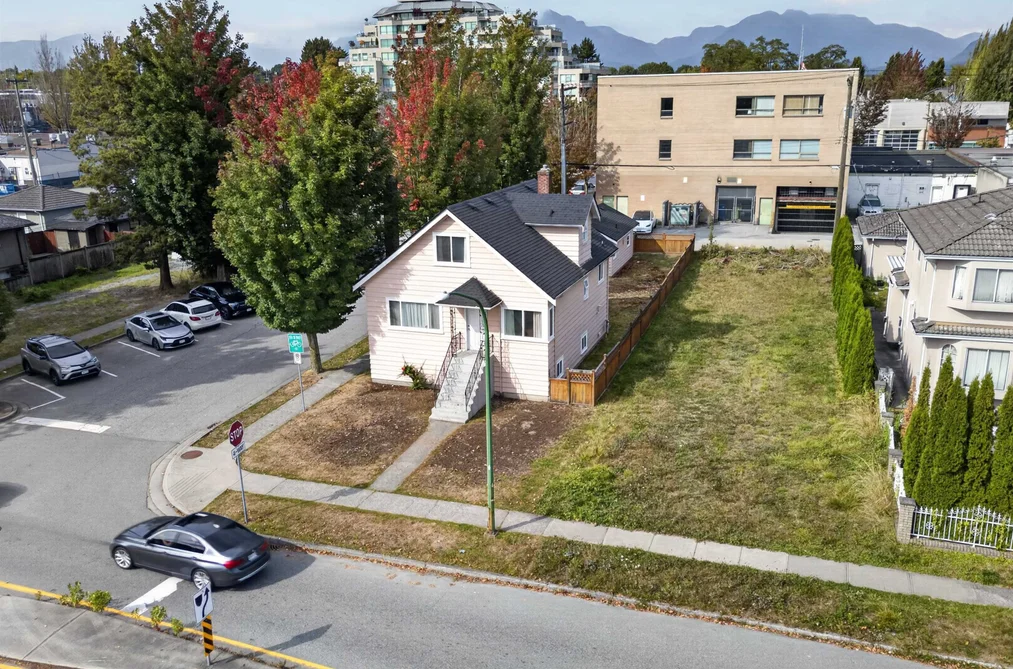 4205 Pender Street, Burnaby, BC - MLS: R3165057 - Photo 2 4205 Pender Street, Burnaby, BC - MLS: R3165057 - Photo 2