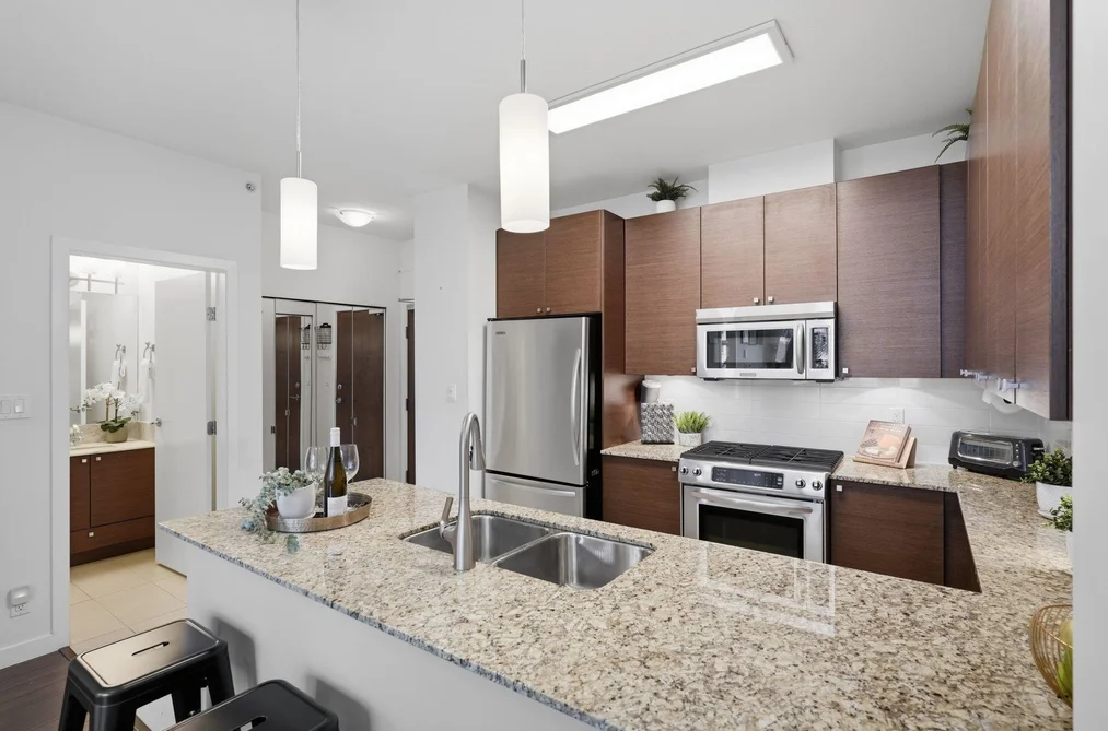421 101 MORRISSEY ROAD, Port Moody BC V3H 0E6, Port Moody BC — Residential for Sale - Photo 3