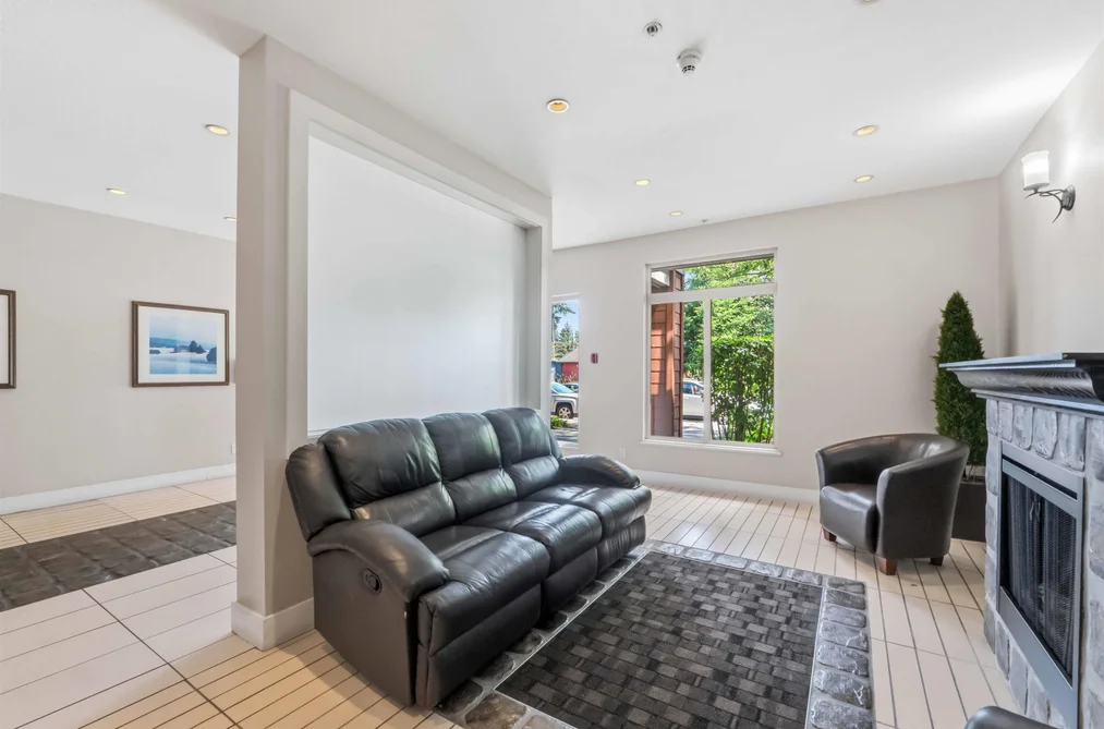 421 15385 101A AVENUE, Surrey BC V3R 0B4, Surrey BC — Residential for Sale — Photo 5 of 40