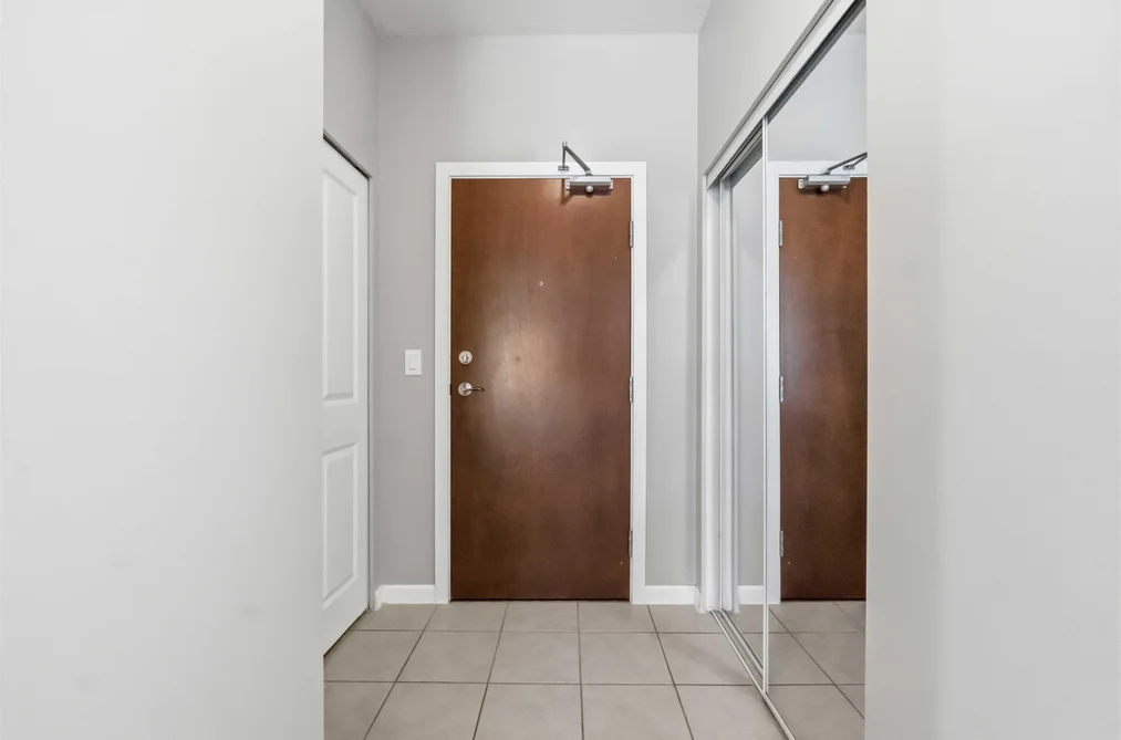 421 15385 101A AVENUE, Surrey BC V3R 0B4, Surrey BC — Residential for Sale — Photo 6 of 40