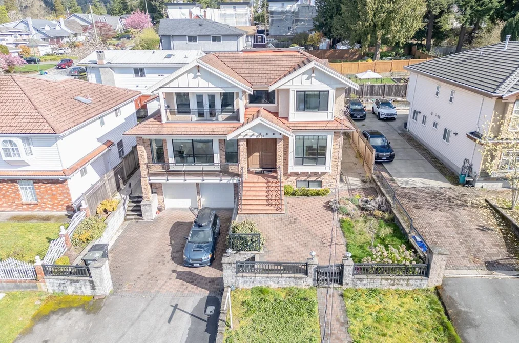House for sale at 4215 Watling Street Burnaby British Columbia - MLS: R3111451