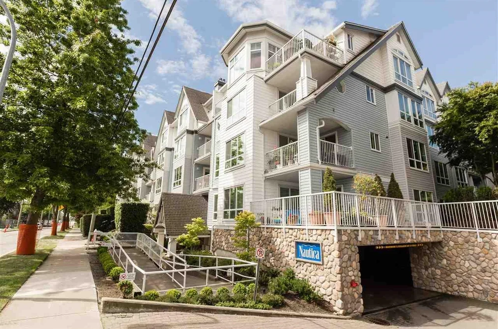 Condo for sale at 422 12639 No.2 Road Richmond British Columbia - MLS: R3159042