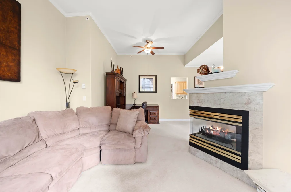423 1185 PACIFIC STREET, Coquitlam BC V3B 7Z2, Coquitlam BC — Residential for Sale - Photo 2