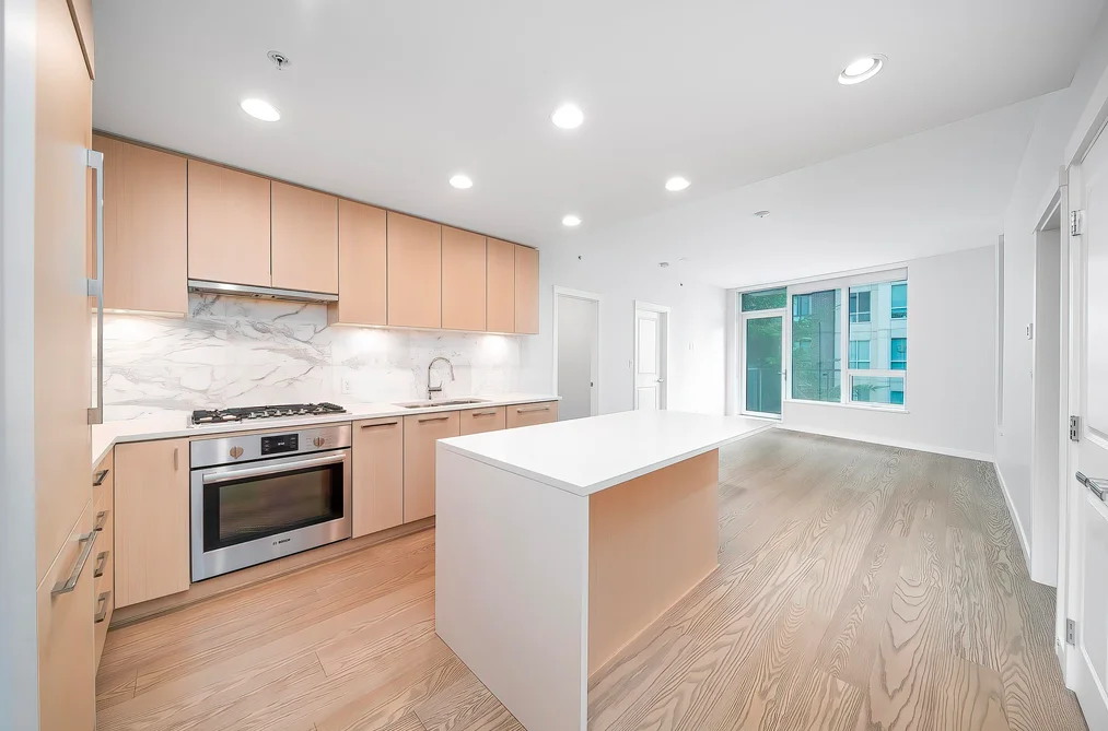 Condo for sale at 423 3563 Ross Drive Vancouver British Columbia - MLS: R3143588