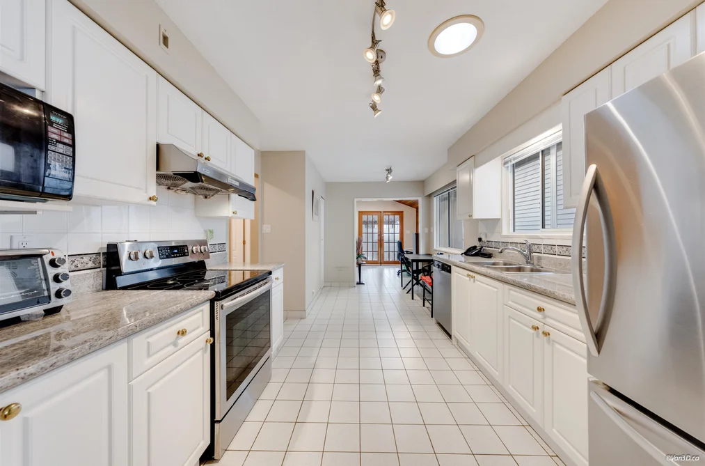 4230 UNION STREET, Burnaby BC V5C 2X4, Burnaby BC — Residential for Sale — Photo 6 of 23