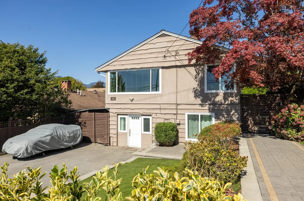 House for sale at 424 W Queens Road North Vancouver British Columbia - MLS: R3167910