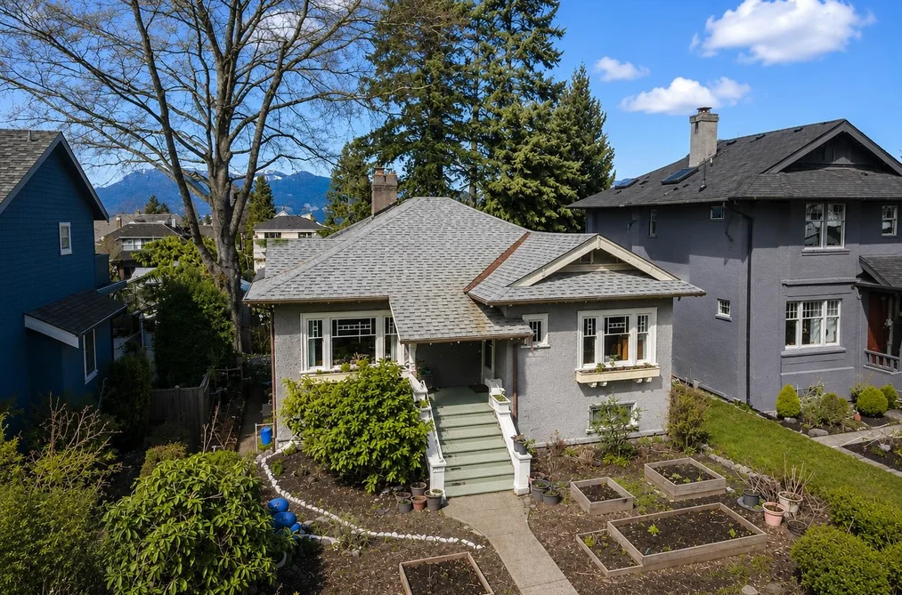 House for sale at 4247 W 13th Avenue Vancouver British Columbia - MLS: R3140834