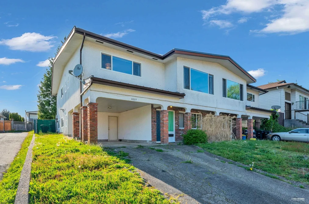 4249 - 4251 BARKER AVENUE, Burnaby BC V5G 3C3, Burnaby BC — Residential Income for Sale - Photo 3