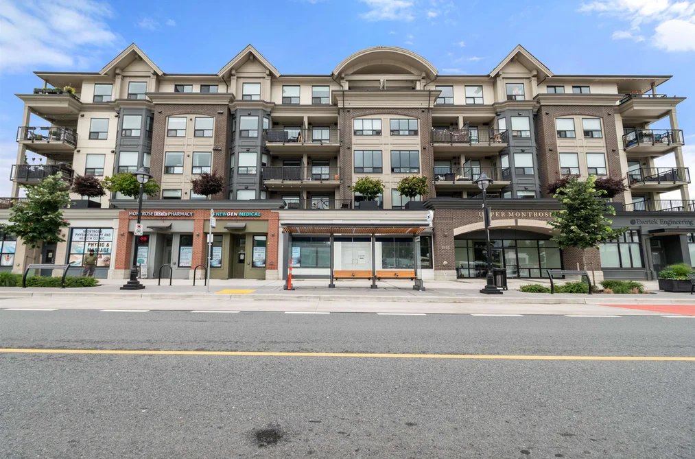 Condo for sale at 425 2493 Montrose Avenue Abbotsford British Columbia - MLS: R3143087