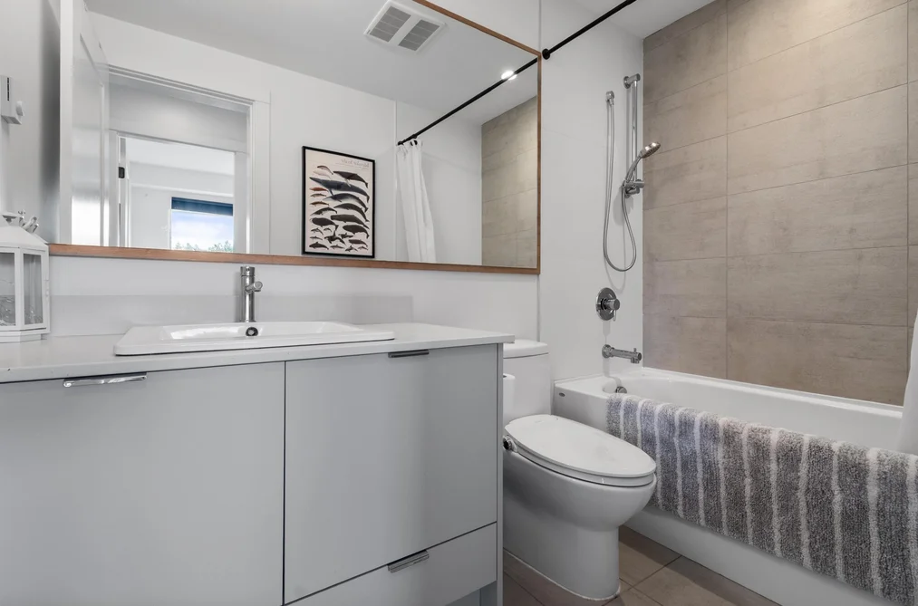 425 2493 MONTROSE AVENUE, Abbotsford, BC — Residential for Sale — Photo 32 of 38
