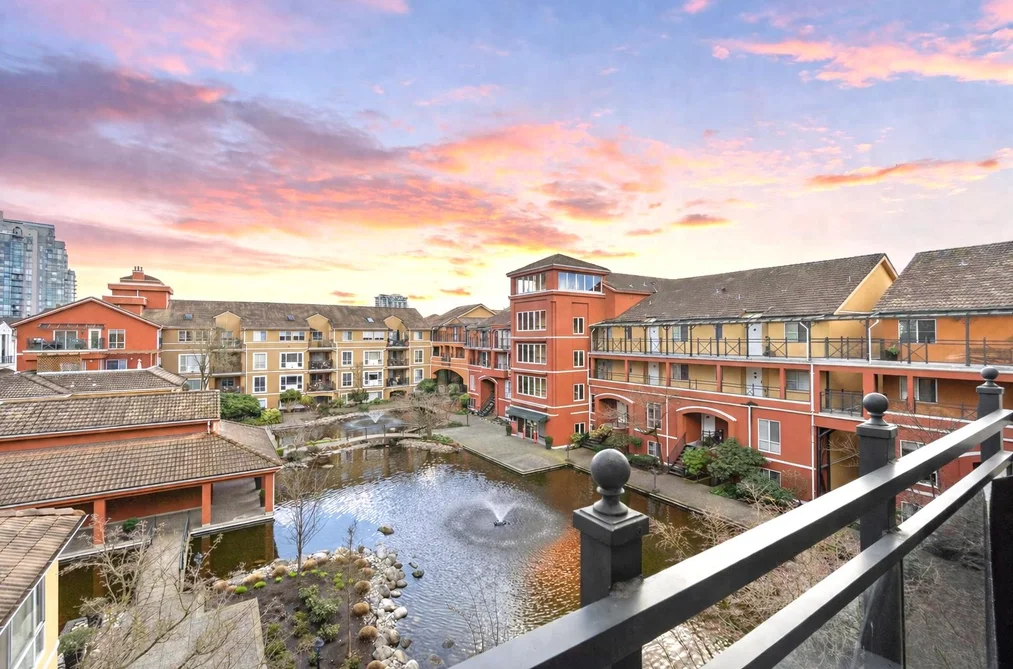Condo for sale at 425 3 Rialto Court New Westminster British Columbia - MLS: R3119509