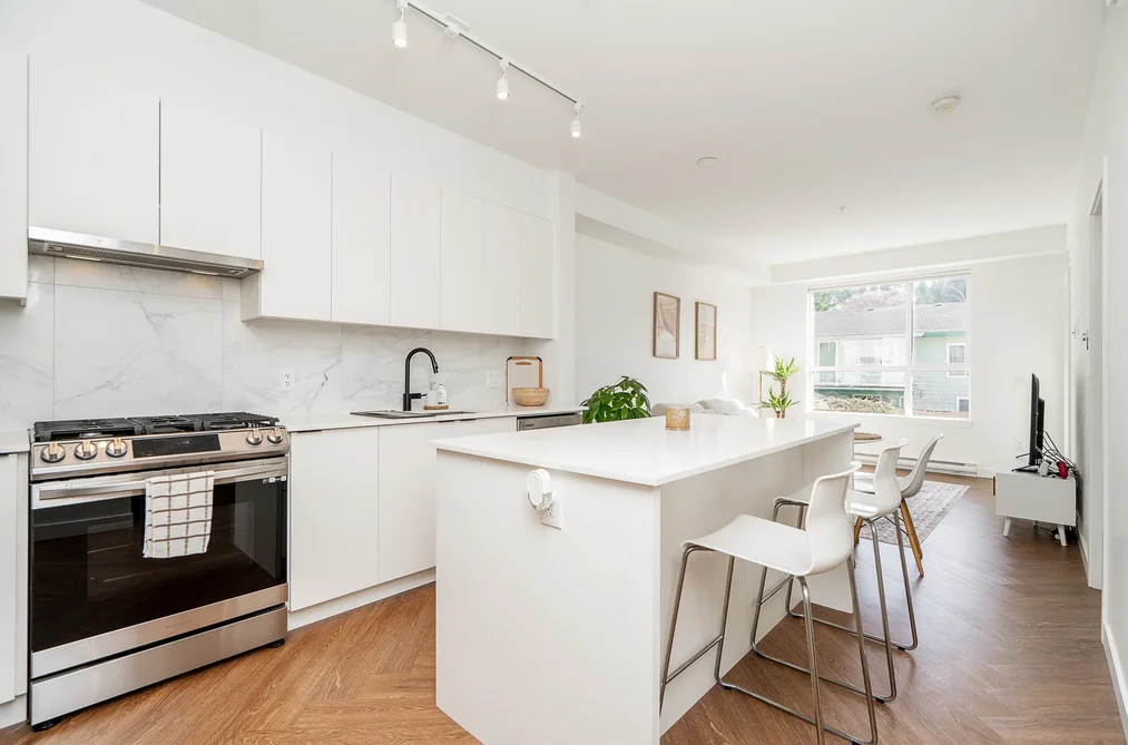 Condo for sale at 425 3229 St Johns Street Port Moody British Columbia - MLS: R3108535
