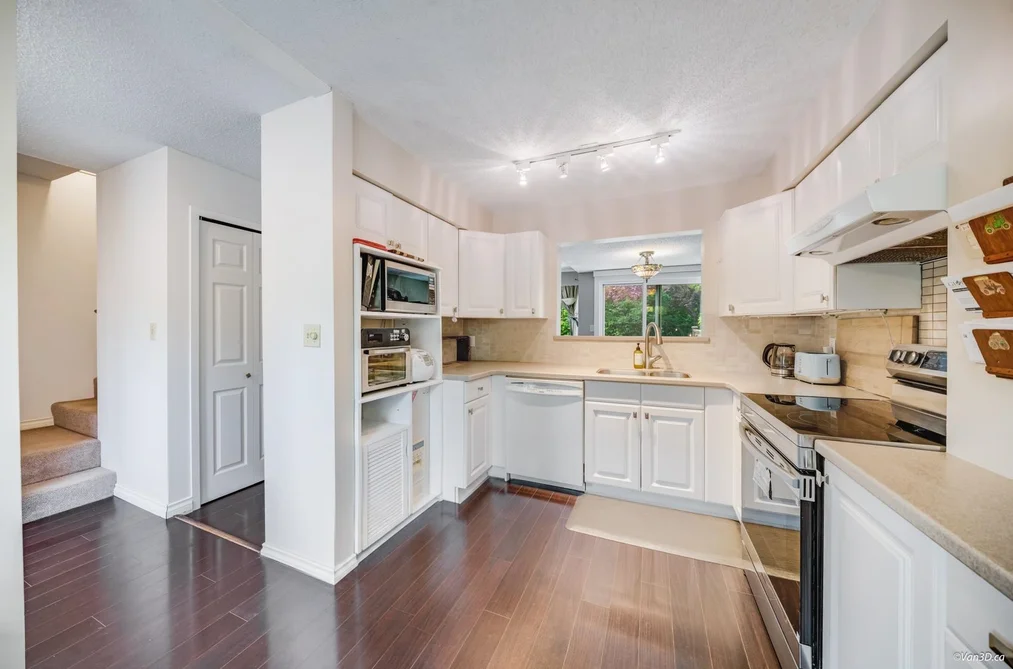 4253 BIRCHWOOD CRESCENT, Burnaby BC V5G 4E6, Burnaby BC — Residential for Sale - Photo 2