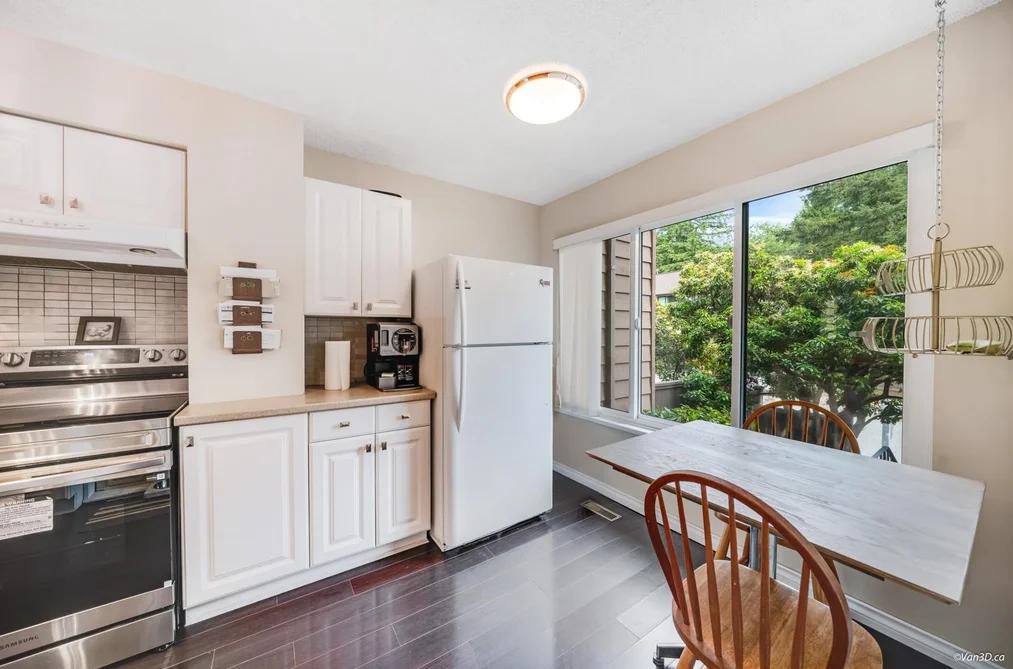 4253 BIRCHWOOD CRESCENT, Burnaby BC V5G 4E6, Burnaby BC — Residential for Sale - Photo 3