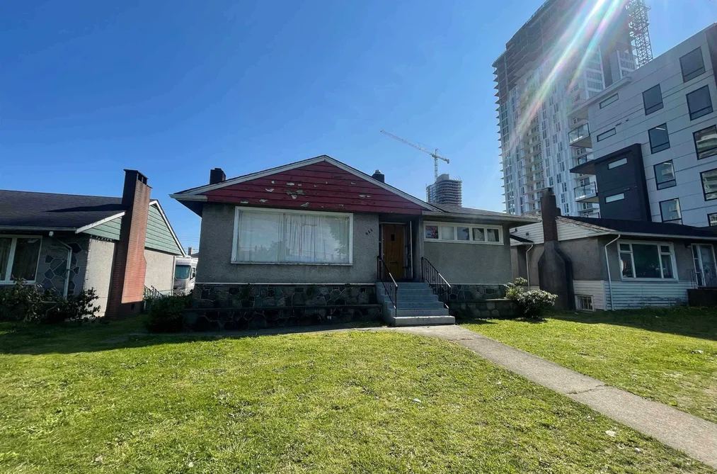 House for sale at 426 W 41st Avenue Vancouver British Columbia - MLS: R3107374