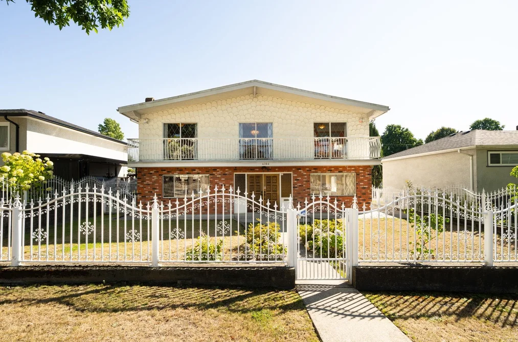 House for sale at 4264 Parker Street Burnaby British Columbia - MLS: R3158332