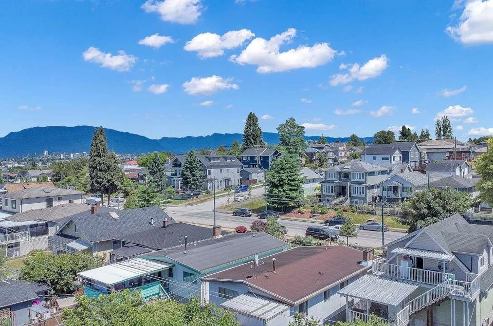 4265 SLOCAN STREET, Vancouver BC V5R 1Z2, Vancouver BC — Residential for Sale — Photo 7 of 40