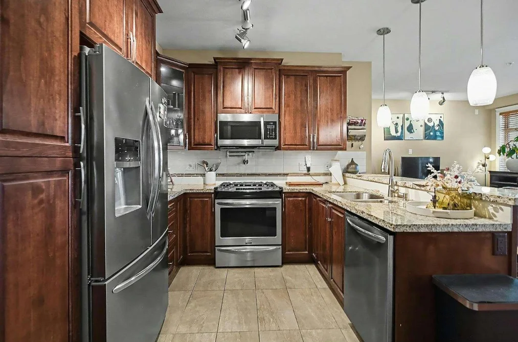 Condo for sale at 427 2860 Trethewey Street Abbotsford British Columbia - MLS: R3112011