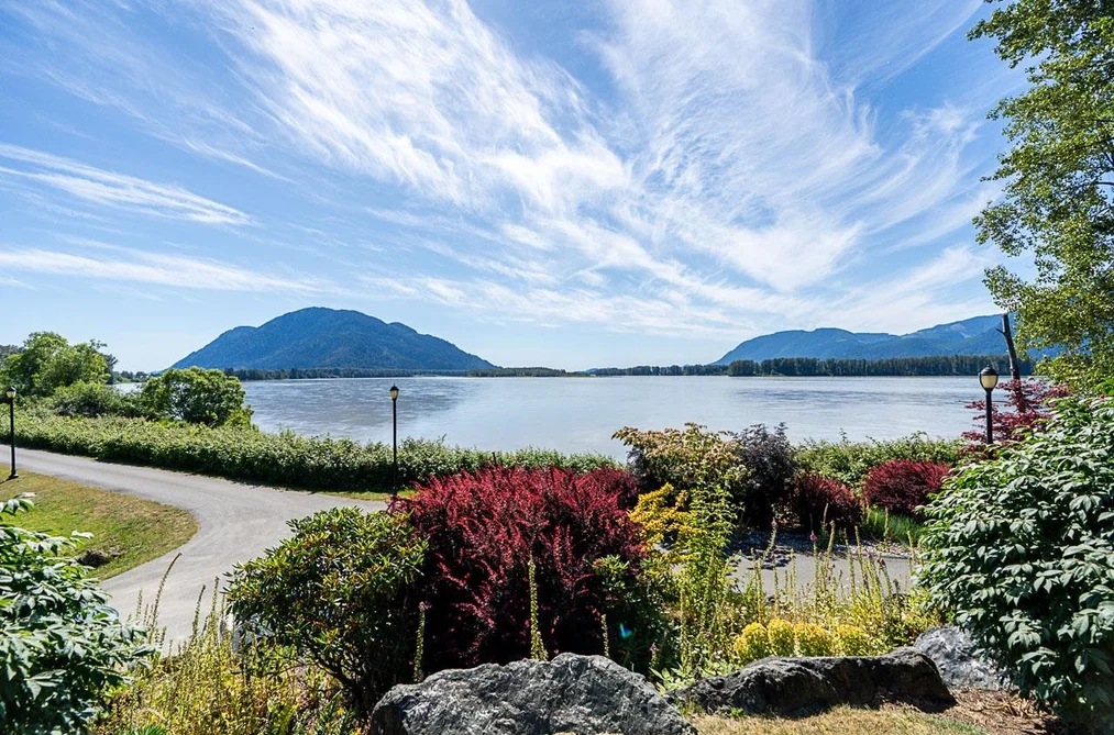 42721 OLD ORCHARD ROAD, Chilliwack BC V2R 4H6, Chilliwack BC — Residential for Sale - Photo 2