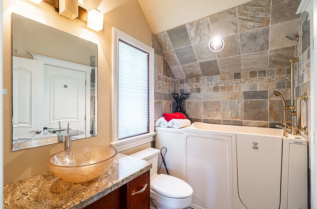 42721 OLD ORCHARD ROAD, Chilliwack BC V2R 4H6, Chilliwack BC — Residential for Sale — Photo 23 of 40
