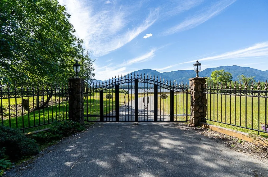 42721 OLD ORCHARD ROAD, Chilliwack BC V2R 4H6, Chilliwack BC — Residential for Sale — Photo 32 of 40