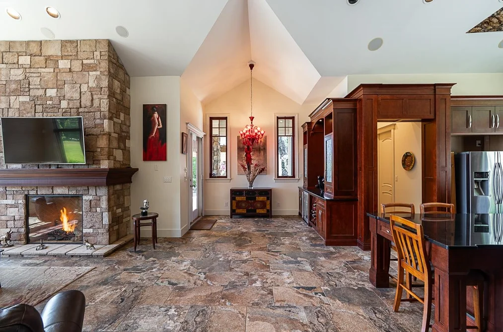 42721 OLD ORCHARD ROAD, Chilliwack BC V2R 4H6, Chilliwack BC — Residential for Sale — Photo 4 of 40