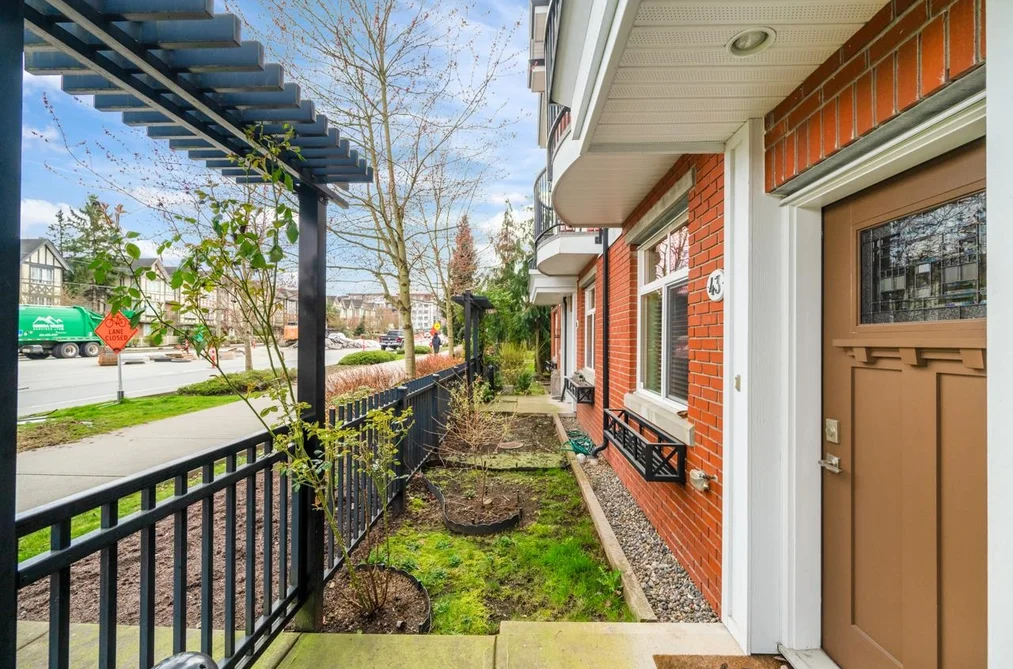 43 8068 207 STREET, Langley BC V2Y 0M9, Langley BC — Residential for Sale - Photo 2