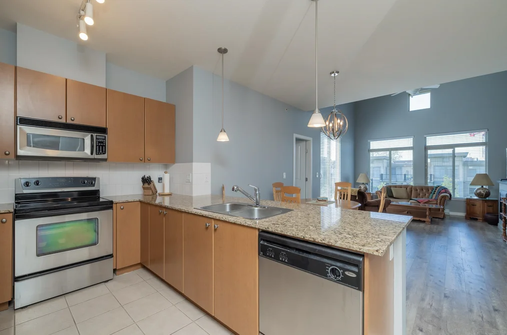 430 15380 102A AVENUE, Surrey BC V3R 0B3, Surrey BC — Residential for Sale - Photo 4