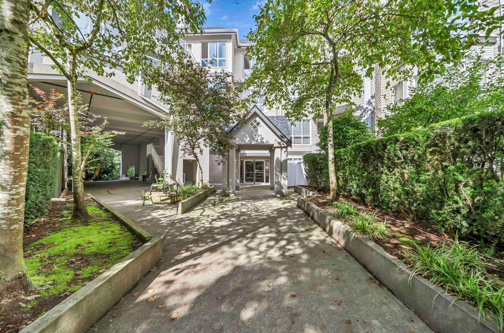 Condo for sale at 430 9979 140 Street Surrey British Columbia - MLS: R3156577