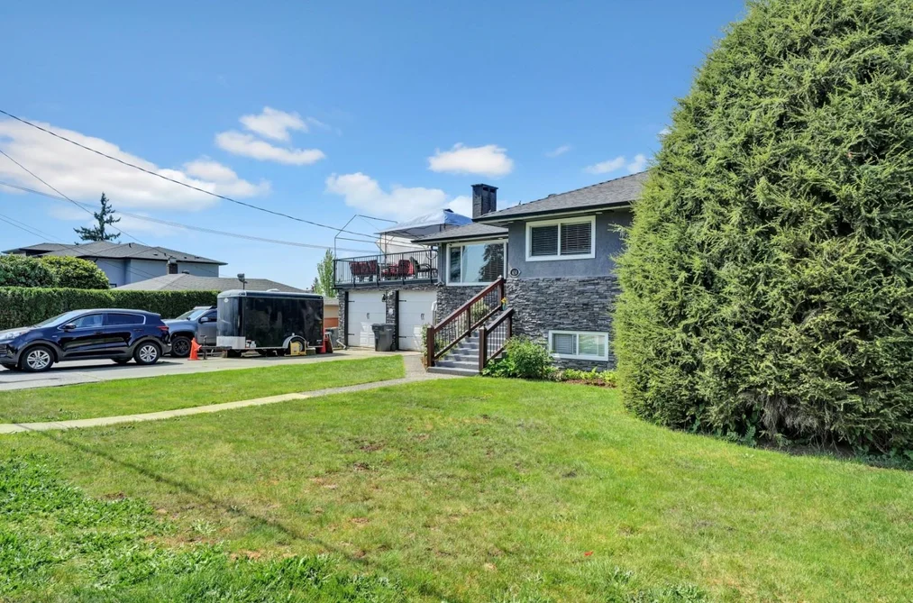 430 MONTGOMERY STREET, Coquitlam BC V3K 5G6, Coquitlam BC — Residential for Sale - Photo 2