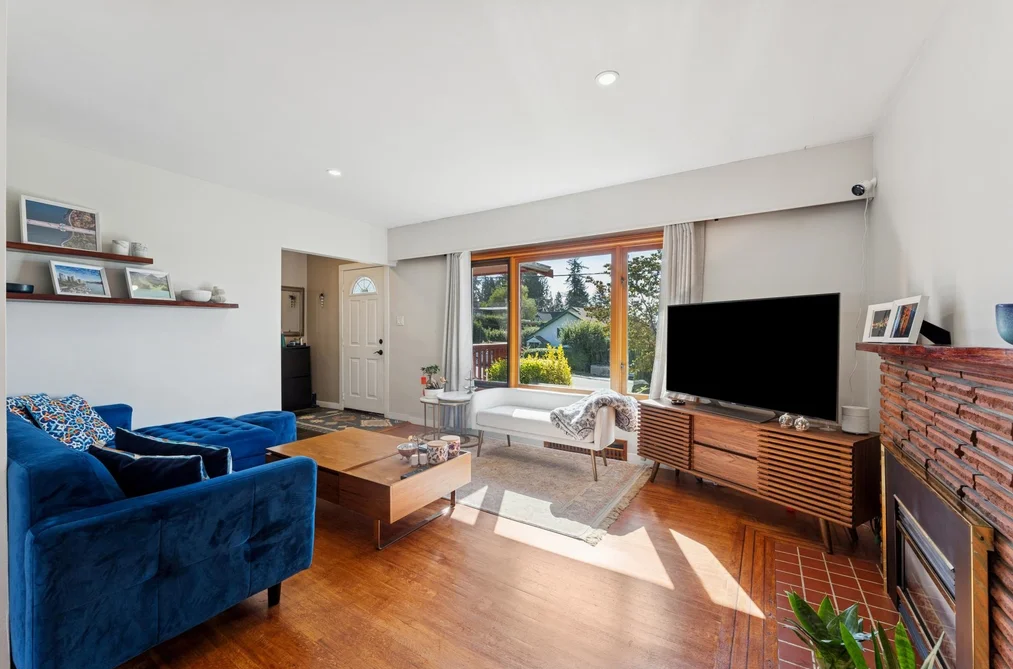 430 W KINGS ROAD, North Vancouver BC V7N 2M3, North Vancouver BC — Residential for Sale - Photo 2
