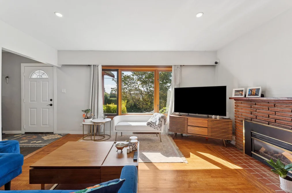 430 W KINGS ROAD, North Vancouver BC V7N 2M3, North Vancouver BC — Residential for Sale - Photo 3