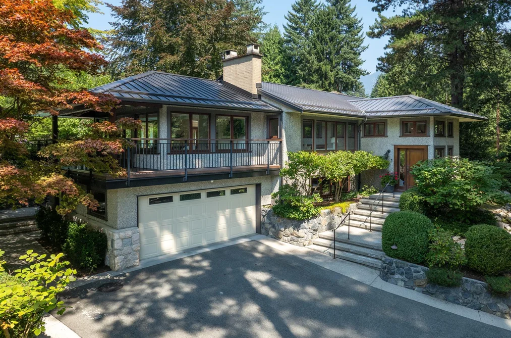 House for sale at 431 Southborough Drive West Vancouver British Columbia - MLS: R3156657