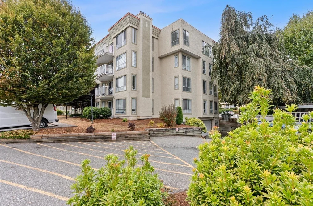 Condo for sale at 432 32830 George Ferguson Way Abbotsford British Columbia - MLS: R3168138