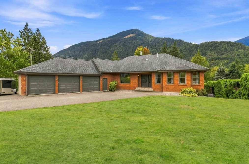 House for sale at 4320 Estate Drive Sardis - Chwk River Valley British Columbia - MLS: R3161405