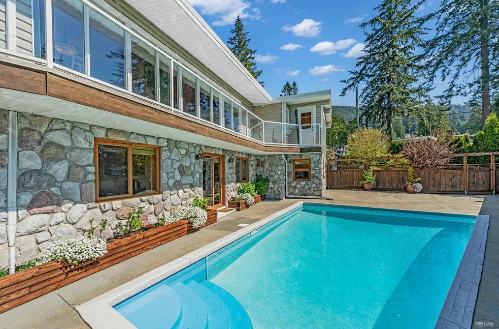 House for sale at 4323 Valencia Avenue North Vancouver British Columbia - MLS: R3119605