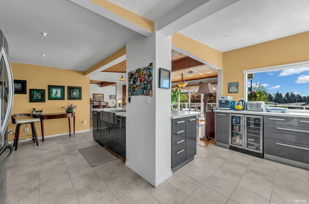 4323 VALENCIA AVENUE, North Vancouver BC V7N 4A7, North Vancouver BC — Residential for Sale - Photo 7