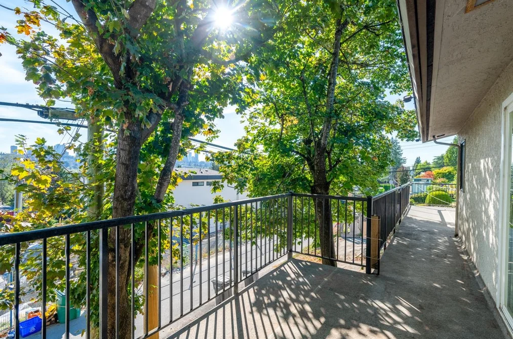 4325 Mahon Avenue, Burnaby, BC - House for Sale - Photo 14 of 33 4325 Mahon Avenue, Burnaby, BC - House for Sale - Photo 14 of 33