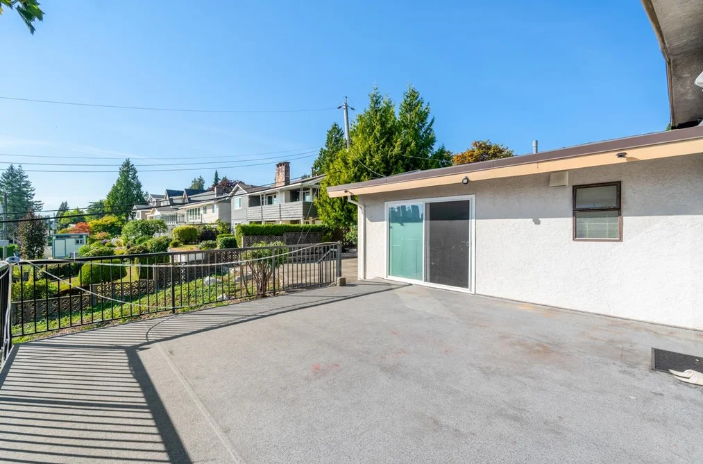 4325 Mahon Avenue, Burnaby, BC - House for Sale - Photo 18 of 33 4325 Mahon Avenue, Burnaby, BC - House for Sale - Photo 18 of 33