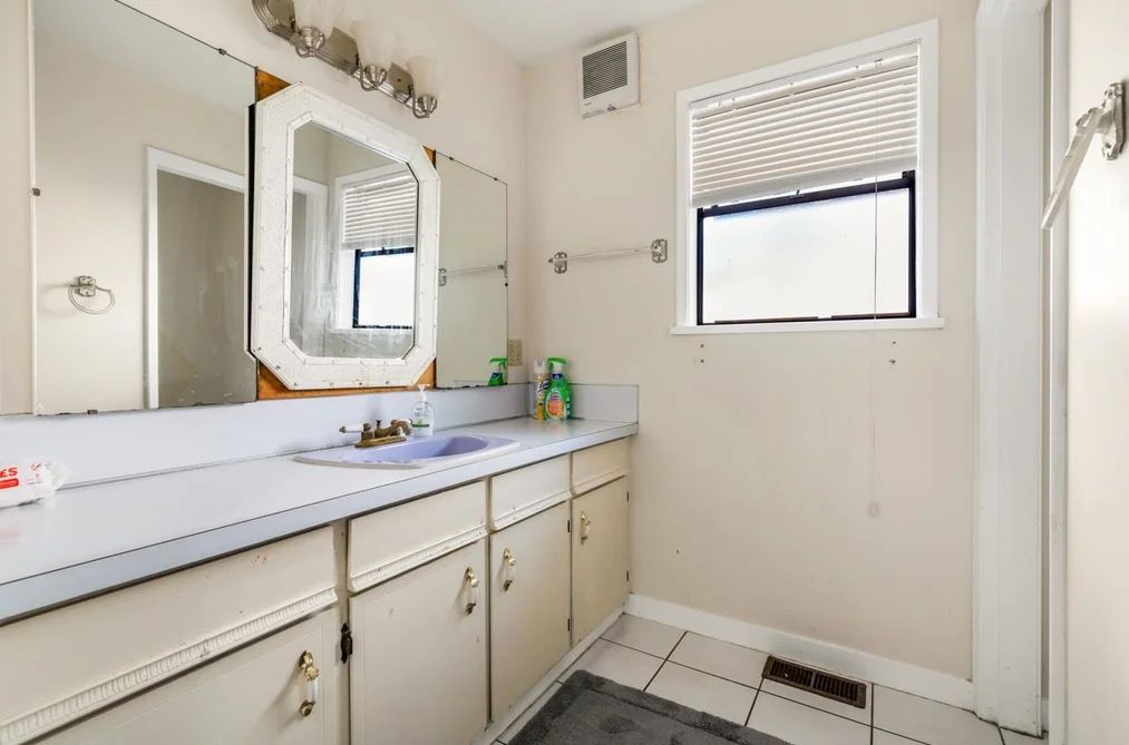 4325 Mahon Avenue, Burnaby, BC - House for Sale - Photo 24 of 33 4325 Mahon Avenue, Burnaby, BC - House for Sale - Photo 24 of 33