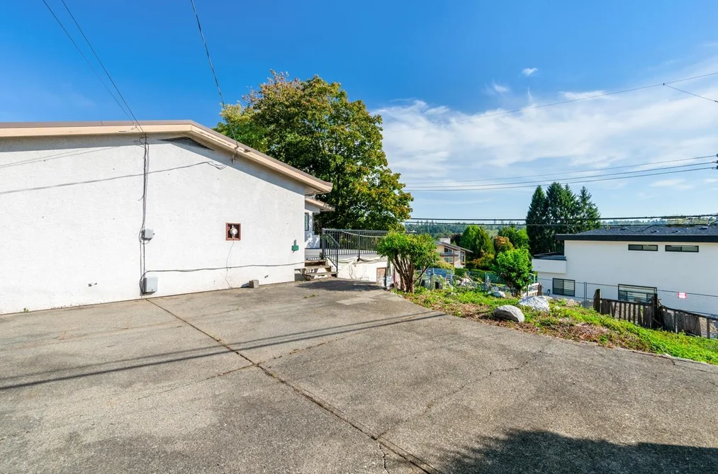 4325 Mahon Avenue, Burnaby, BC - House for Sale - Photo 30 of 33 4325 Mahon Avenue, Burnaby, BC - House for Sale - Photo 30 of 33