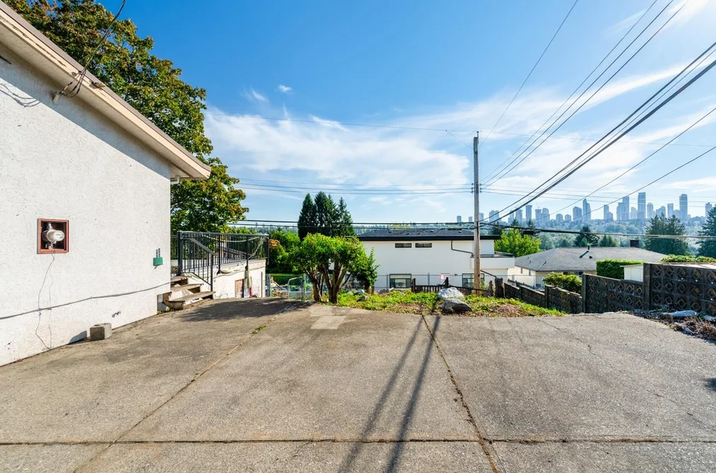 4325 Mahon Avenue, Burnaby, BC - House for Sale - Photo 31 of 33 4325 Mahon Avenue, Burnaby, BC - House for Sale - Photo 31 of 33
